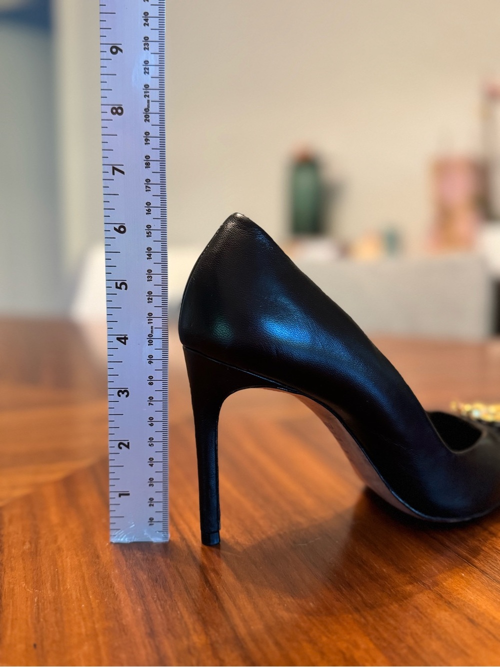 Schutz Black Leather Gold Embellished Pointed Toe Pumps Heels US 8 - Picture 13 of 16